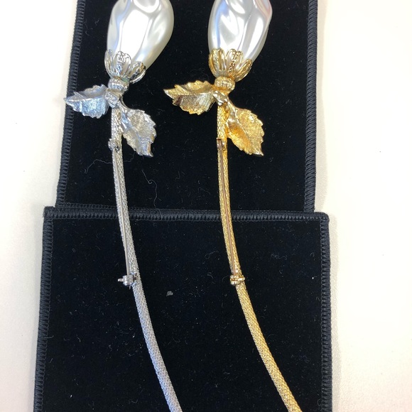 Pair of vintage pins, both for $7 - Picture 2 of 2